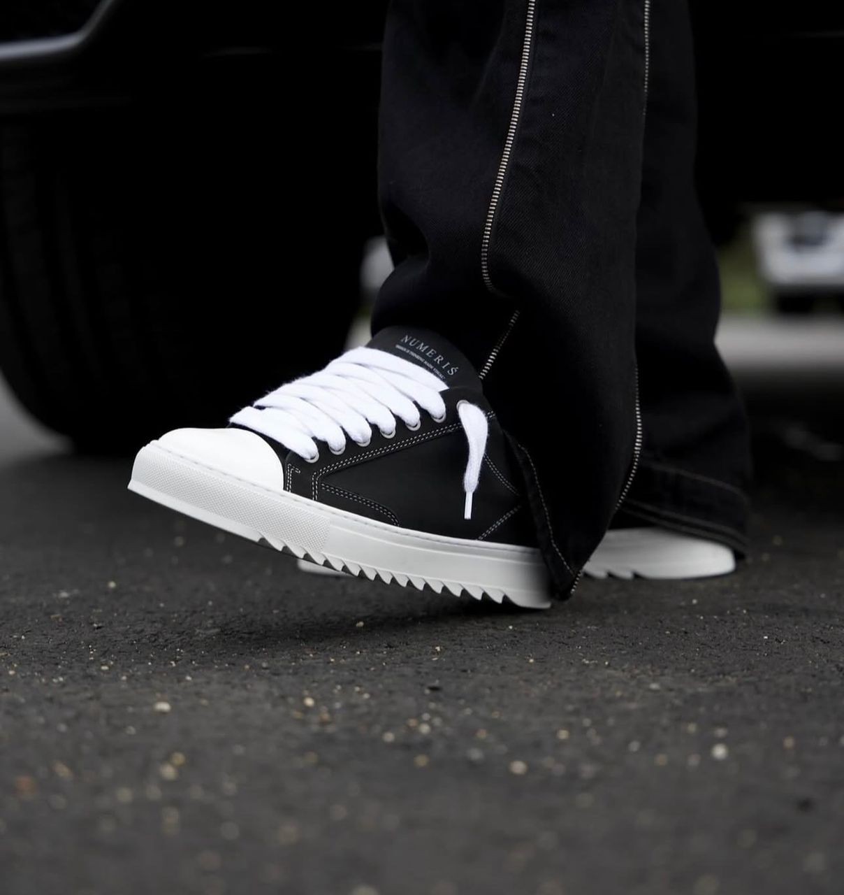 basket-trashed-denim-1-1.jpg Basket ''Trashed Denim'' – Image 1