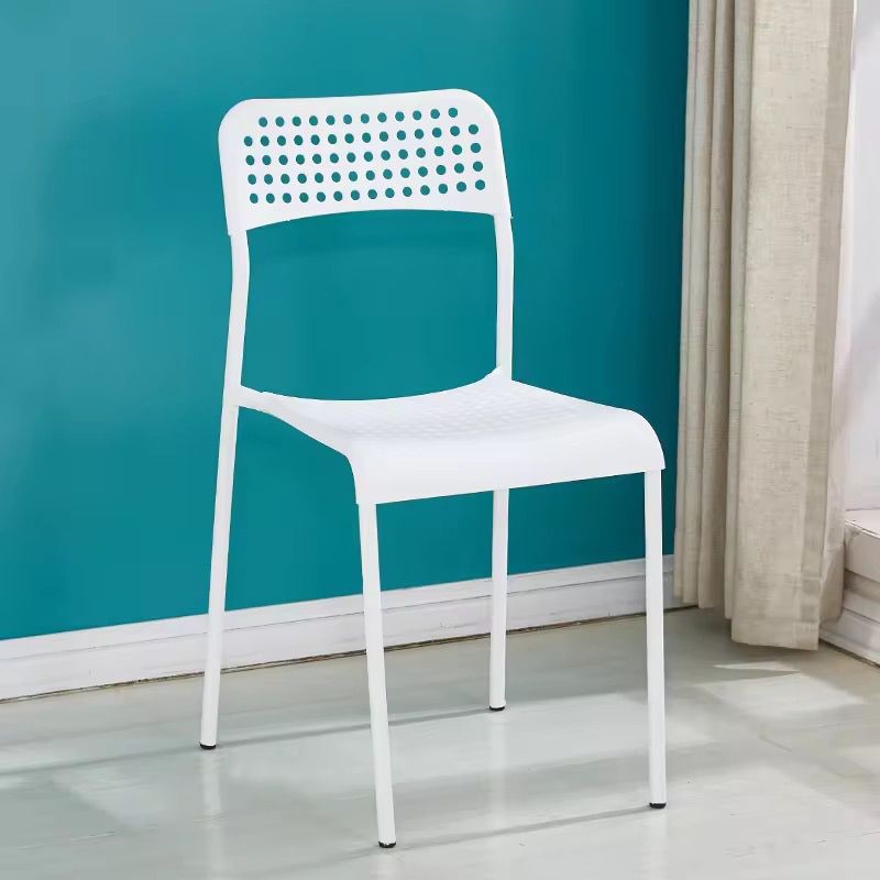 chaise-de-salle-a-manger-d-exterieur-moderne-en-plastique-avec-dossier-creux-respirant-1.jpg chaise de salle à manger d'extérieur moderne en plastique, avec dossier creux respirant – Image 1