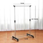 porte vêtement tringle une barre en inox avec 4 roues