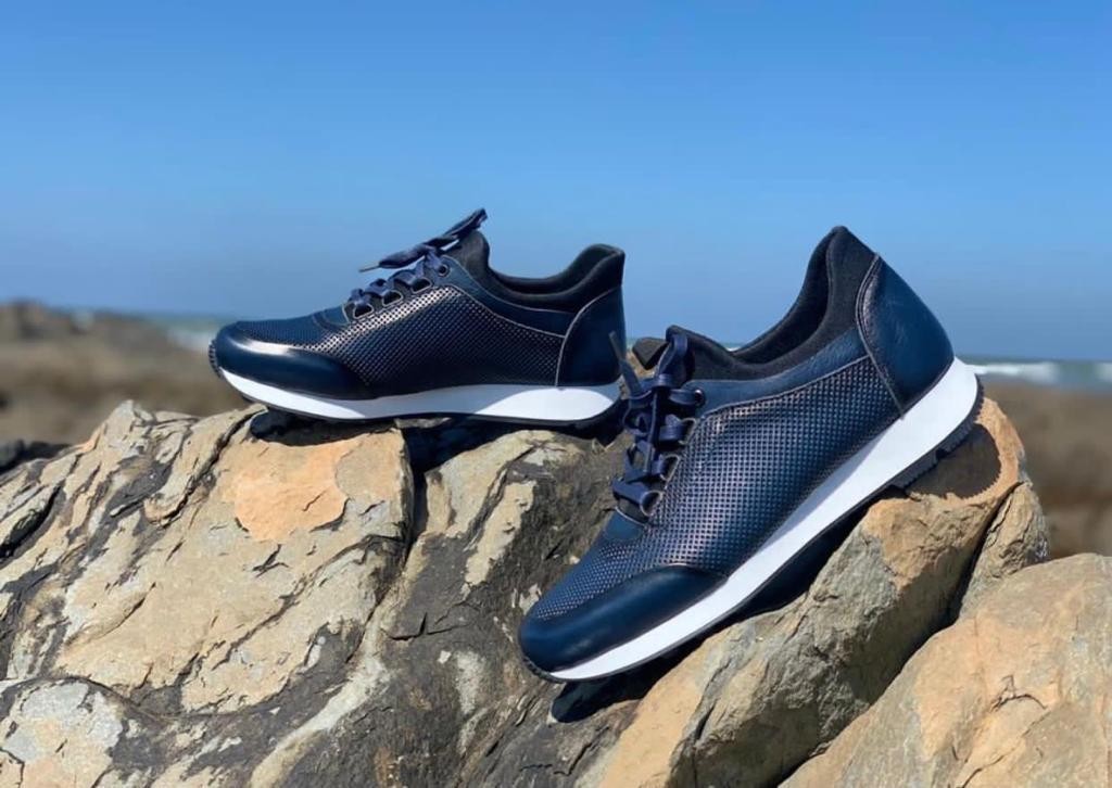 sneaker-chaussures-de-luxe-1-1.jpg SNEAKER - Chaussures de luxe – Image 1