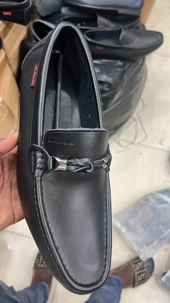 copy-of-mocassin-en-cuir-noir-pour-homme-avec-motif-crocodile.jpg copy of MOCASSIN EN CUIR NOIR POUR HOMME AVEC MOTIF CROCODILE – Image 1